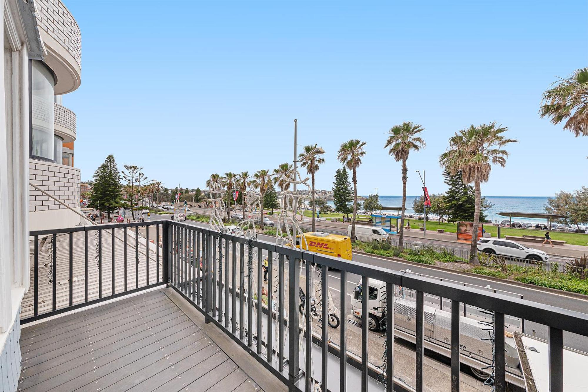 Hazel U2 Beachfront With Balcony And 2 Bedrooms Apartment Sydney