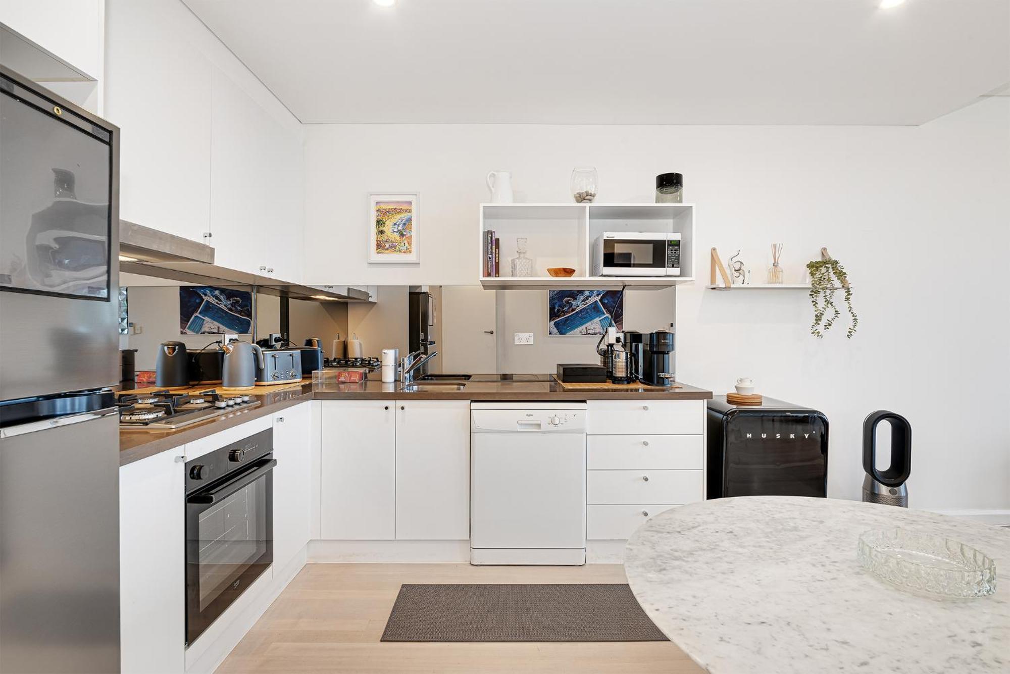 Hazel U2 Beachfront With Balcony And 2 Bedrooms *