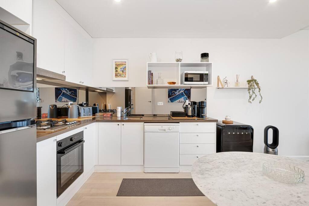 Apartment Hazel U2 Beachfront With Balcony And 2 Bedrooms Sydney