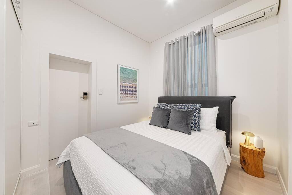 Hazel U2 Beachfront With Balcony And 2 Bedrooms * Sydney